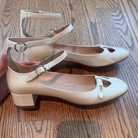Christian Dior  cream heel with double strap design size 7 - Picture 8 of 10